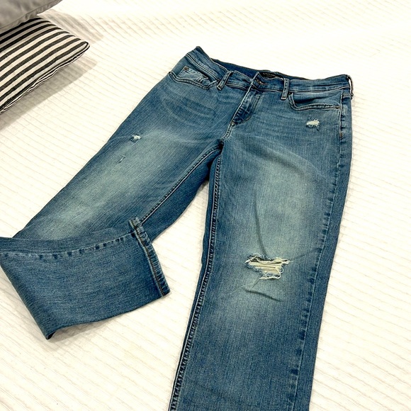 Banana Republic Girlfriend Jeans - Picture 2 of 5